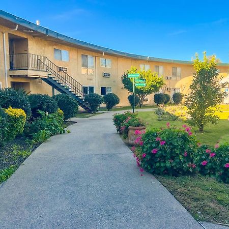 Hometown Inn North Hills San Fernando Extérieur photo